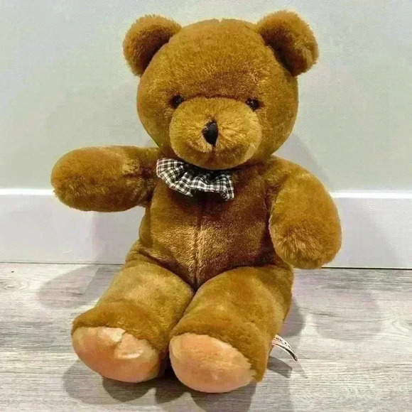 Vintage 1985 Stuffed Teddy Bear Plush Love Land Windsor Toys Bow Tie Large 18” - Picture 1 of 7